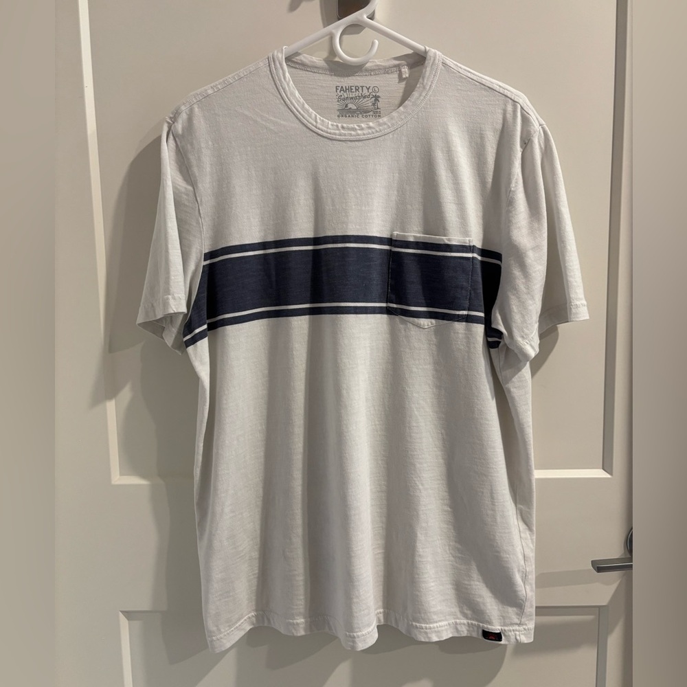 Faherty t-shirt, men’s size L